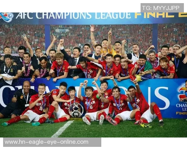 中国足球队合影球星大集结 见证明星们与国家队的荣耀瞬间